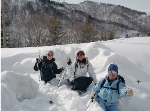 【群馬縣水上町】半日雪鞋健行課程！即使是初學者也能安全參與♪ 4歲以上！ ★深受家庭、情侶和女性喜愛★盡情享受雪中樂趣！の画像