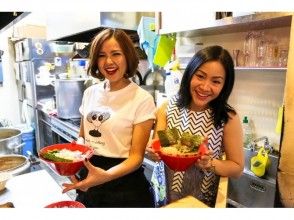【東京・原宿】有名牛骨ラーメン店でラーメン作り体験★湯切り・炙り・盛り付けに挑戦!美味しく食べよう!の画像
