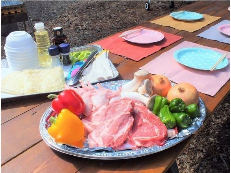 【山梨・富士河口湖町】FOREST.PREMIUM.BBQ・屋根付で雨でも安心 ♪ 手ぶらOK