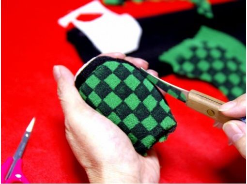 [Saitama/Saitama City] Iwatsuki's traditional craft "Edo Kimekomi doll making" experience. Selectable kimono fabric / One of a kind original in the world / Fresh sweets and tea included / Samue-style kimono rental availableの画像