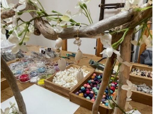 [Hyogo/Kobe/] "Gifts from the Sea" Make an accessory using beach glass, shells, and coral!の画像