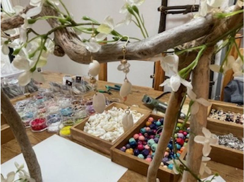 [Hyogo/Kobe/] "Gifts from the Sea" Make an accessory using beach glass, shells, and coral!の紹介画像