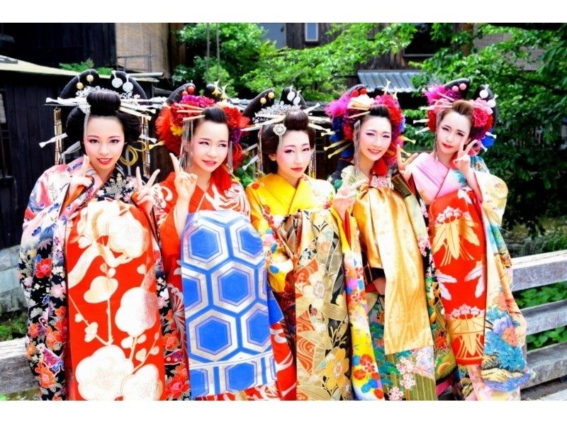 【京都・祇園店・花魁体験】「花魁散策プラン」花魁姿で祇園花街で1時間散策を楽しもう♪
