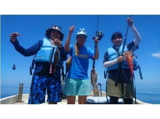 【奄美大島】手ぶらで船釣りツアー※半日コース※居酒屋へ魚持込可能！の画像