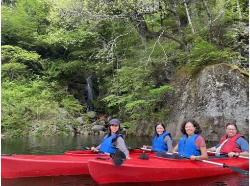 [Tochigi, Nikko] Kawaji hot spring kayak experience tour (tandem kayak: Nikko-Kinugawa area)の画像