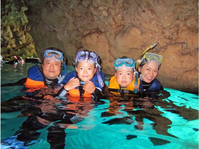 [ 오키나와 파랑의 동굴] 오키나와 에서 가장 인기있는 스노클링 포인트! 푸른 동굴 스노클링 ♪の紹介画像