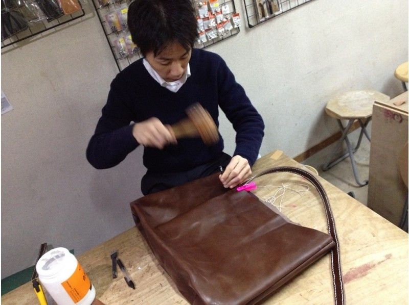 [兵庫/尼崎縣]使用真皮來進行輕鬆的“手拿包製作體驗”您可以從12歲開始體驗！從天崎站步行2分鐘の紹介画像
