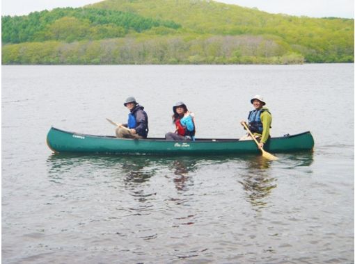 [Hokkaido ・ Kushiro River】 Let's feel the wind of nature slowly! Canoe experience half-day Course (Kushiro River Wetland Course)の画像