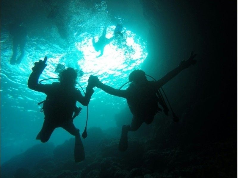 [Okinawa ・ Blue Cave 2DIVE] Beach Fan Diving Enjoy the blue cave! free photo data With gift ♪