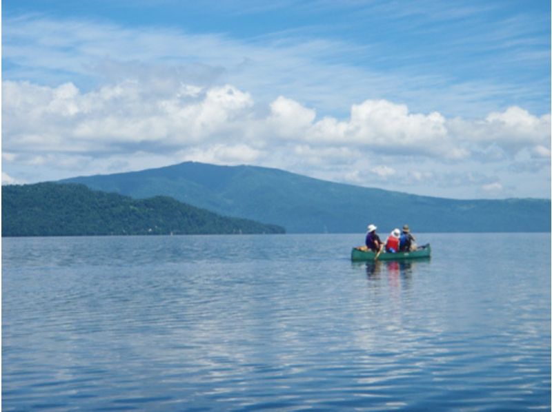 [北海道·釧路河（Kushiro River）在清新的空氣中體驗大自然！獨木舟體驗半天課程（Kutsharo湖/釧路河源當前課程）の紹介画像