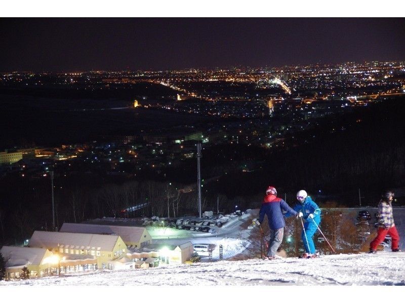 【北海道・小樽】手ぶらで、スキー・スノボ滑り放題！「リフト一日券＆レンタルセット＆お食事券」セット