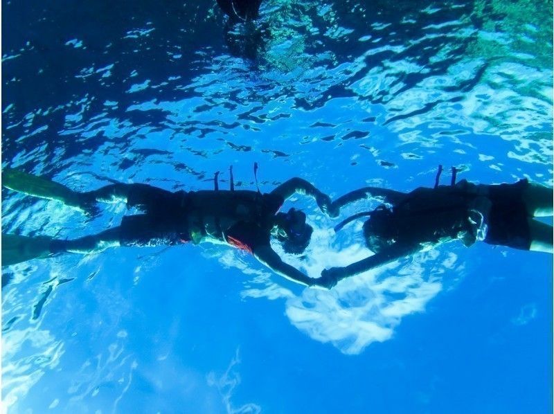 [沖縄-石垣島]藍洞浮潛體驗和瀑布遊戲！の紹介画像