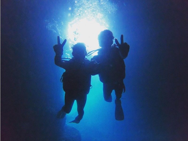Local coupon OK! Limited to 5 participants! Lowest price per person 3980 yen ~! Blue cave beach experience diving! Same-day reservations welcome! gopro photo video freeの紹介画像
