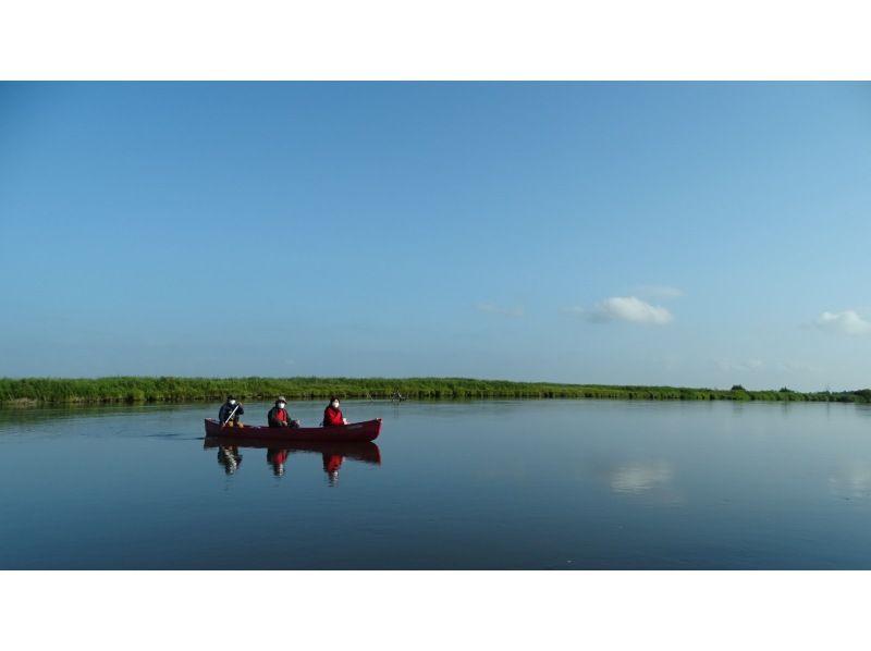 【北海道・釧路湿原・釧路川】朝の静けさを感じるモーニングカヌーの紹介画像