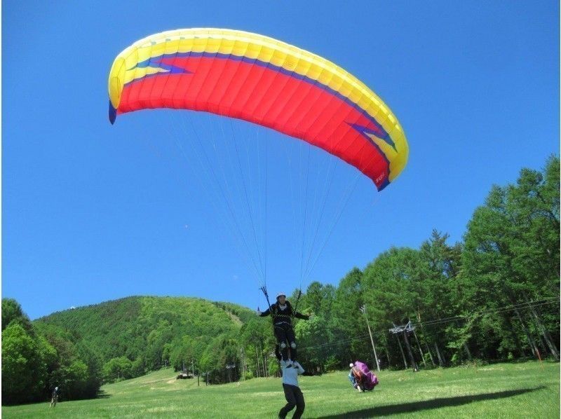 【長野・富士見パノラマ】パラグライダー体験（半日コース）セール開催中！（中央道・諏訪南ICスグ）