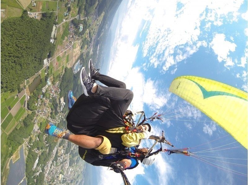 【長野県・富士見パノラマ】タンデム（2人乗り）フライトで関東一の高度差800mの大空へ