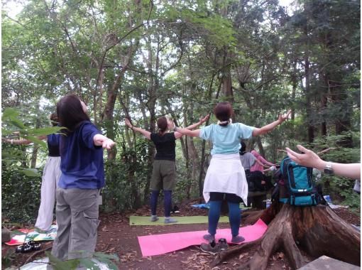 【東京・高尾山】3/15,10/18（日）開催！高尾山ハイキング・ヨガ・美人的少林寺気功＆精進料理コースの画像