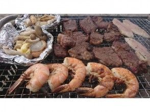 [冲绳名护]在海滩BBQ♪海洋运动也很充实