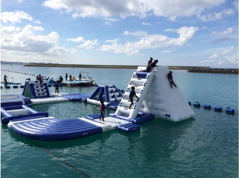 【沖縄・北谷】★年中開催★\子供に大人気の海上アスレチック/船で行く海の公園【シーパーク北谷】