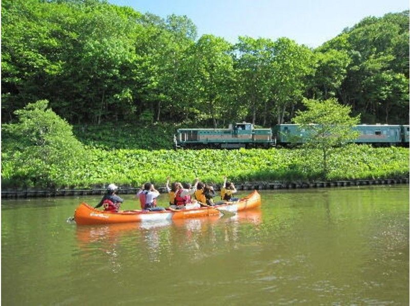 【北海道・釧路川】カヌーツアー！塘路湖～釧路川～細岡～岩保木コース（ノロッコ号お迎えプラン）