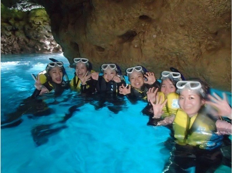  [Okinawa Blue Cave] ★ One set reserved ★ Blue Cave Snorkel Private Tour (with fish feeding, photo)