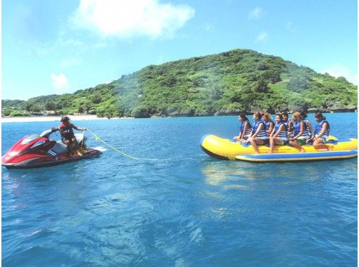 2月~4月中旬限定　卒業旅行・応援プラン　浜比嘉島周遊!!　バナナボートで1周コ―ス＋ランチＢＢＱ おまけ付き！の画像