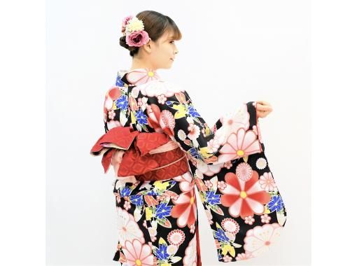 【 Tokyo · Asakusa】 Let's sightsee in Asakusa with kimono! Women's kimono rental Daikichi plan (hair set & dressing)の画像