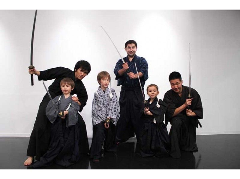 【東京・新宿】映画・テレビ・舞台等で活躍する指導者による、本物のサムライ(SAMURAI)殺陣体験