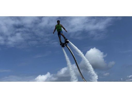 【沖縄・石垣市】　初心者も大歓迎！「ジェットブレード」で空中浮遊体験 の画像