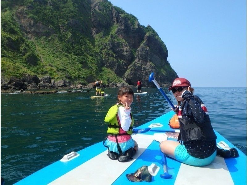 "One pair a Sun only! "SUP tour which enjoys relaxing ocean with huge transparency at huge SUP (MONSTER SUP)の紹介画像
