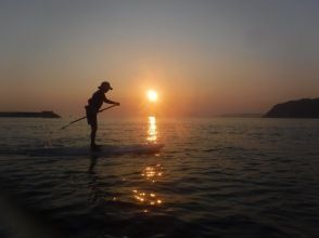 [Shonan/Zushi/Recommended for couples/women/Sunset SUP] SUP experience at a facility fully equipped with amenities and bath towels ★ Photo data giftの画像