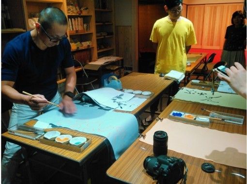 【京都・京都市】絵付け体験　～描く・作るたのしみ～　手拭いやオリジナル縮シャツに絵付けをしてみませんか？ の画像