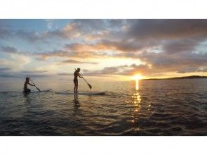 【沖縄北部、本部町、SUP】西海岸の海で夕陽を満喫！サンセットSUP体験プラン☆