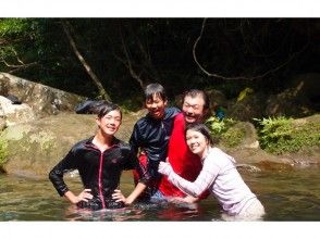 [ 冲绳 -Iriomote岛]易半日徒步游步行游览亚热带丛林！