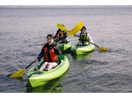 [Shiga/Otsu/Lake Biwa] Kayak experience at Lake Biwa! You can spend the day slowly in a clean facility ♪ Beginners are welcome! <15 minutes by train from Kyoto Station>の画像