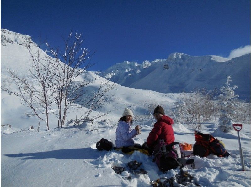 [北海道·大雪山系列]精湛的視野雪上徒步★Tokachitake Ansei火山口課程の紹介画像