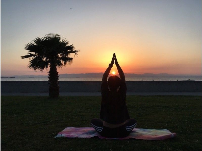 【愛知・常滑・多屋海岸】サンセット ♪ ビーチヨガ