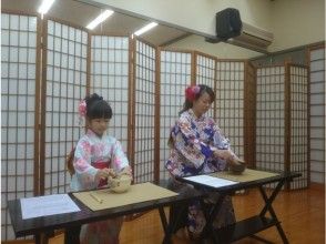 [Okinawa/Miyakojima] "Tea ceremony experience" in yukata Freely walk around Miyakojima in yukata! We have seasonal Japanese sweets! (1 to 10 people, limited to 2 groups per day)の画像
