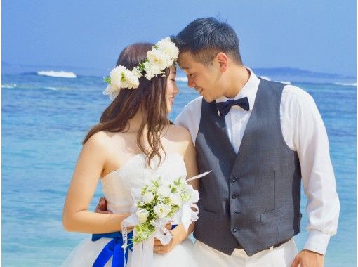 [Okinawa Lowest] casual wedding photo on the beachの画像