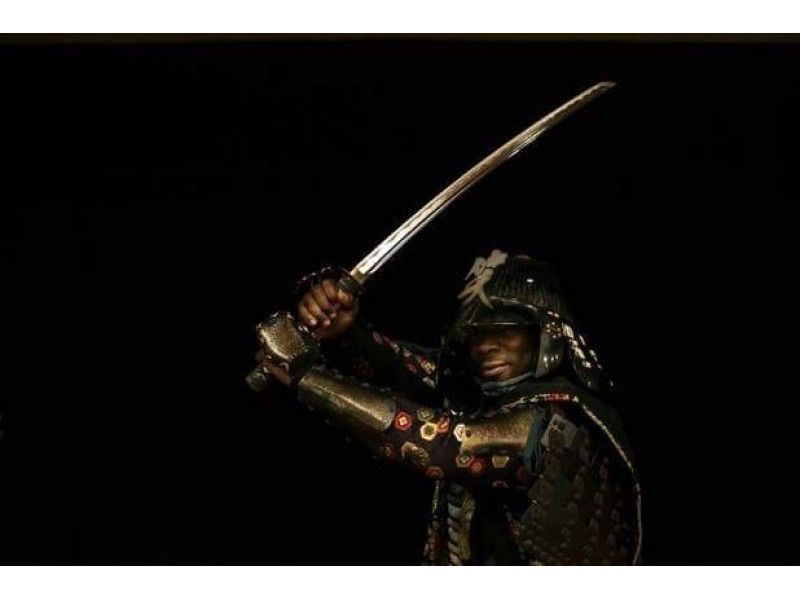 【大阪・天神橋】Samurai Armor Experience・ 甲冑を着て殺陣チャンバラ体験!