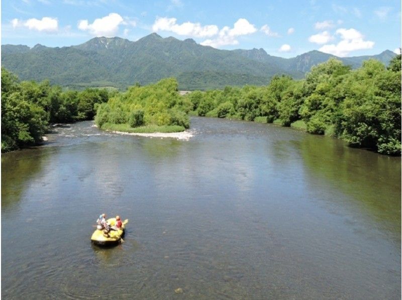 【北海道・富良野】お得に1日たっぷり遊べるファミリーラフティング+釣り入門♪体験写真プレゼント付☆