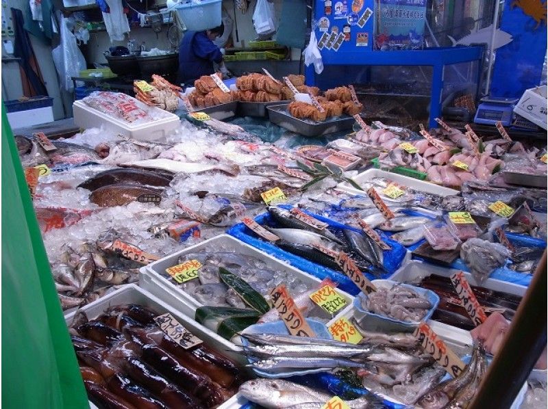 <築地市場移転間近!>全7大特典付き!築地場外市場散策と食べ歩き&隅田川クルーズ【P012645】の紹介画像