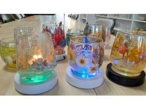 [5 minutes from Nagoya Station, Aichi] Experience the soothing sparkle of transparent candles with "gel candle making." There are 300 types of flowers to put in.