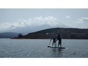 [Yamanashi / Lake Yamanaka] Tandem SUP for 2 adults ☆ No swimsuit OKの画像