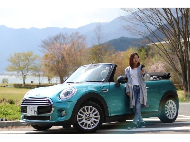 【 Yamanashi / Kawaguchiko】 Let's enjoy Kawaguchiko tour around with fashionable MINI open car! (120 minutes course)の紹介画像