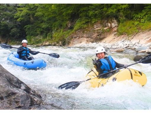 SALE! [Gunma, Minakami] Rush river rafting in a single-seater boat! Half-day Packraft Downriver Tourの画像