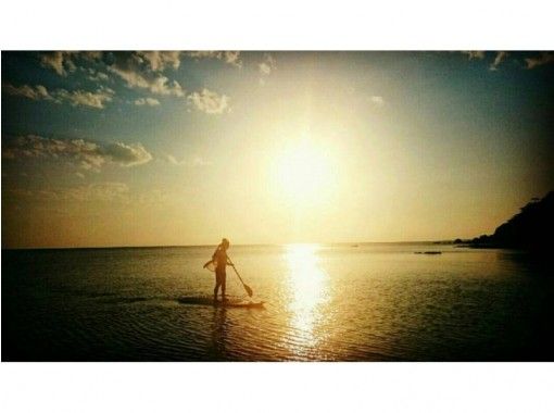 【 Okinawa · Kumejima Island 】 Sunset SUPの画像