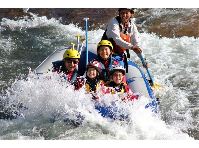 【ニセコ・ラフティング】川で自然を満喫しよう♪ 大人も子供も楽しめる！！＜６名以上からグループ割引でお得＞の紹介画像