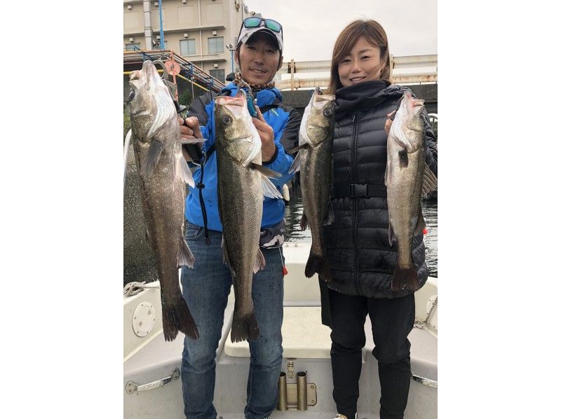 【東京・羽田】激安!高級魚「スズキ釣り」貸切り船★3名までOK ♪120分 釣った魚はお店紹介可♪