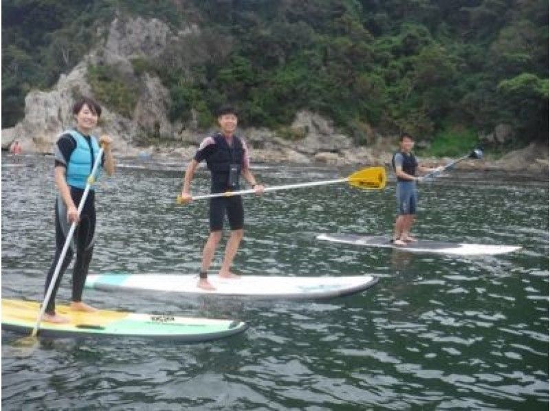 【湘南・江ノ島・午前】片瀬江ノ島駅徒歩3分！未経験者でも安心の完全少人数制♪SUP体験午前コース！